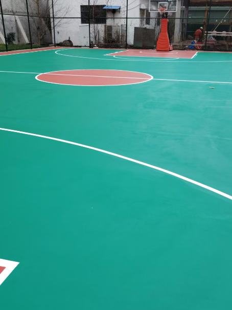 衡山 球场长期使用易出现地面开裂
